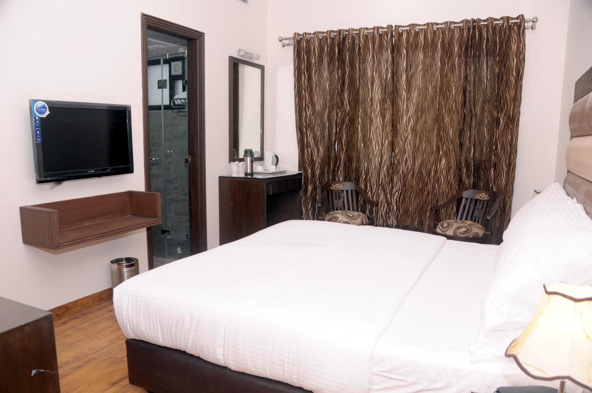 Hotel Prems Paradise Амритсар Екстериор снимка