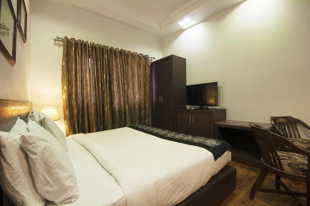 Hotel Prems Paradise Амритсар Стая снимка