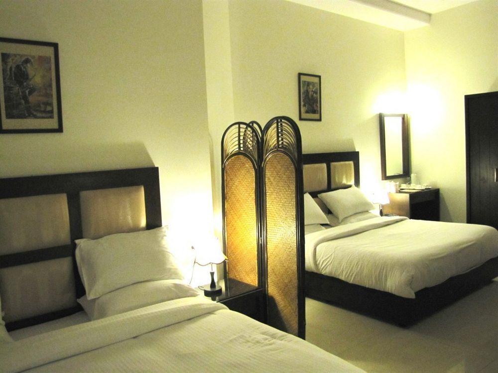 Hotel Prems Paradise Амритсар Екстериор снимка