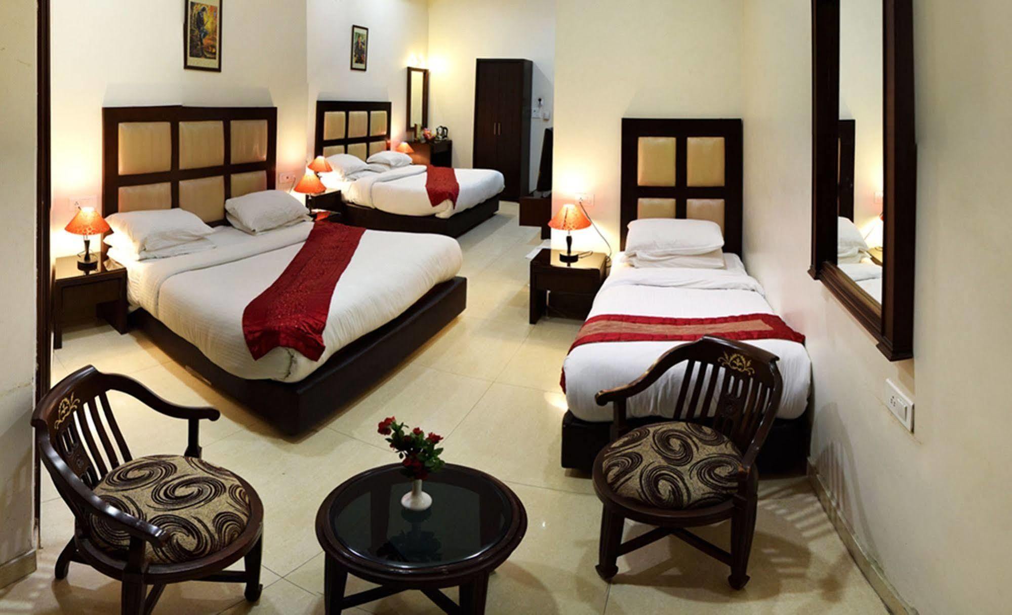 Hotel Prems Paradise Амритсар Екстериор снимка